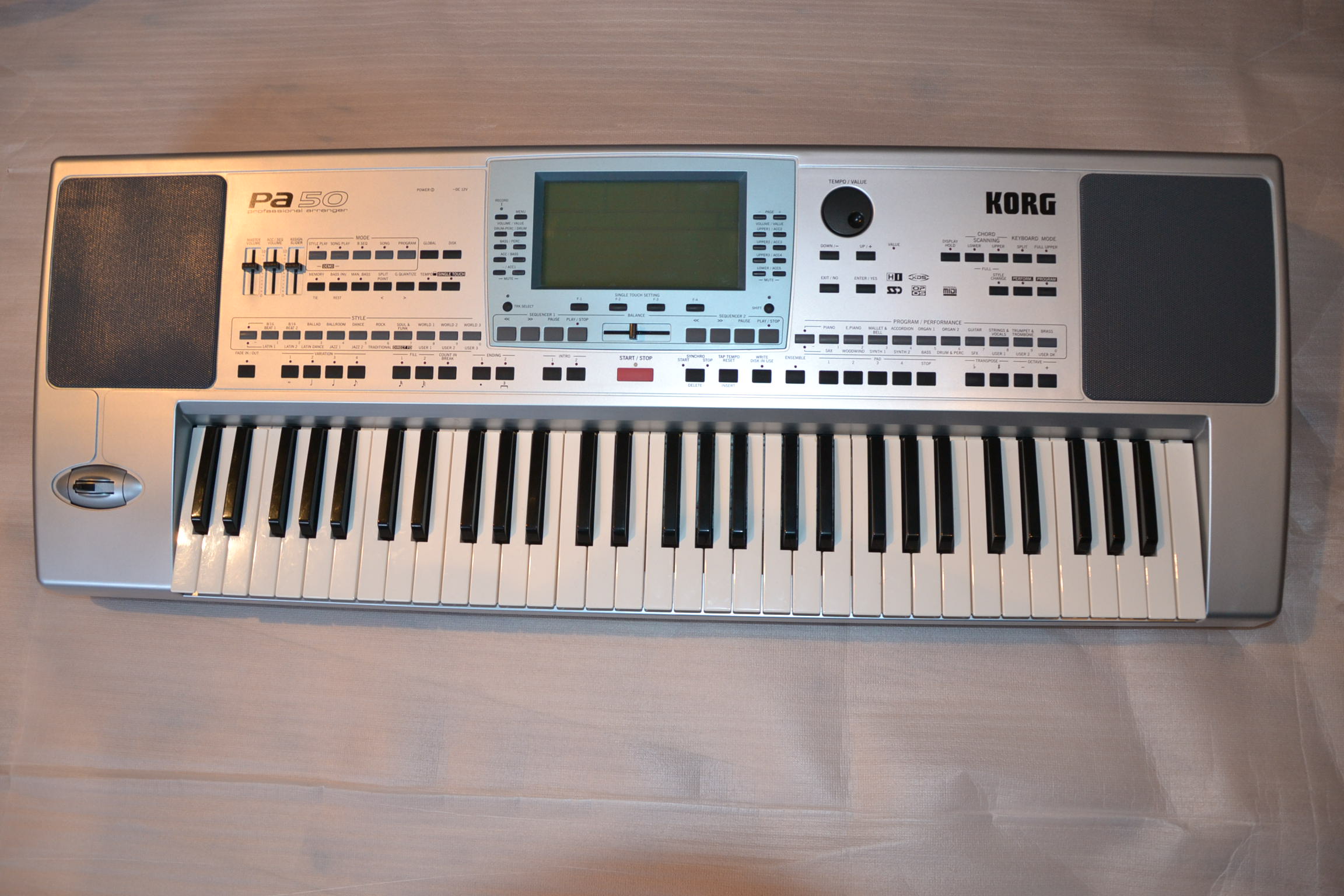 Synthétiseur Korg PA 50